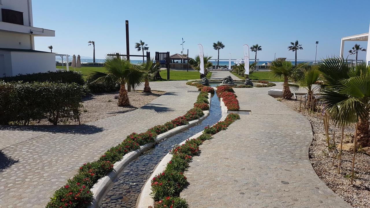 Aphrodite Beachfront Penthouse Apartment Ghaziveran Exteriér fotografie