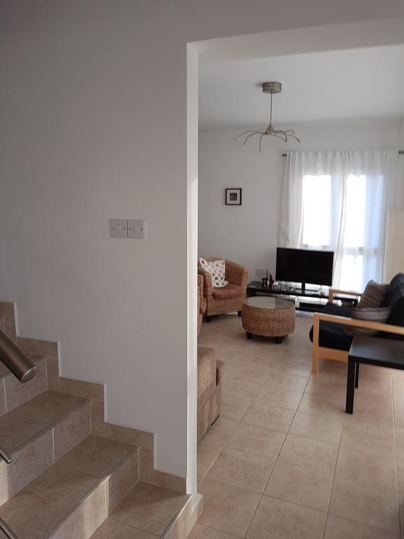 Aphrodite Beachfront Penthouse Apartment Ghaziveran Exteriér fotografie