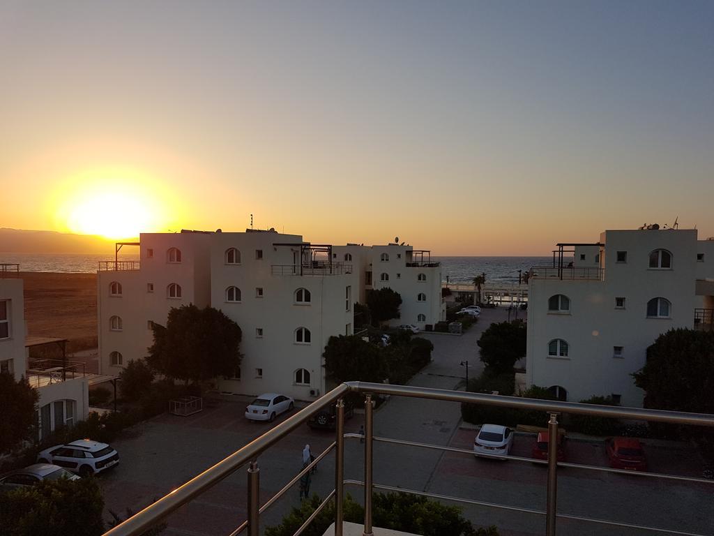 Aphrodite Beachfront Penthouse Apartment Ghaziveran Exteriér fotografie