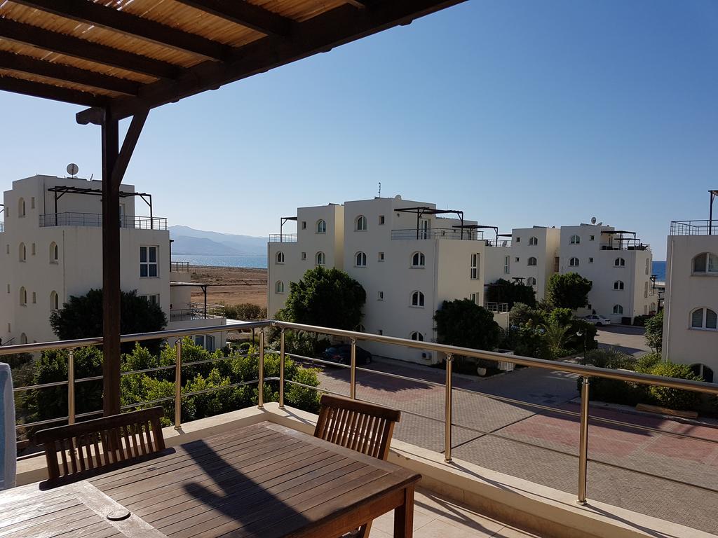 Aphrodite Beachfront Penthouse Apartment Ghaziveran Exteriér fotografie